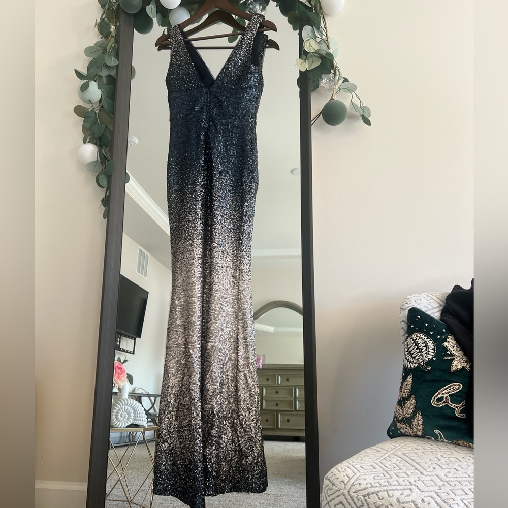 Black and silver ombre sequin dress #glamour #partydress